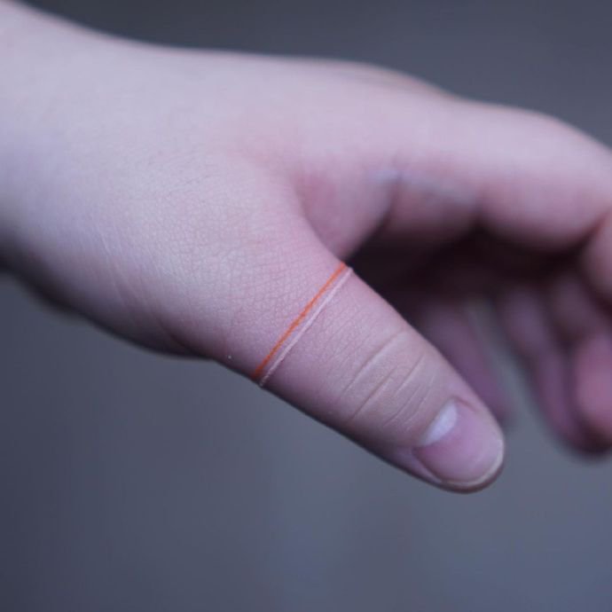 9张清新简单的手指纹身图片