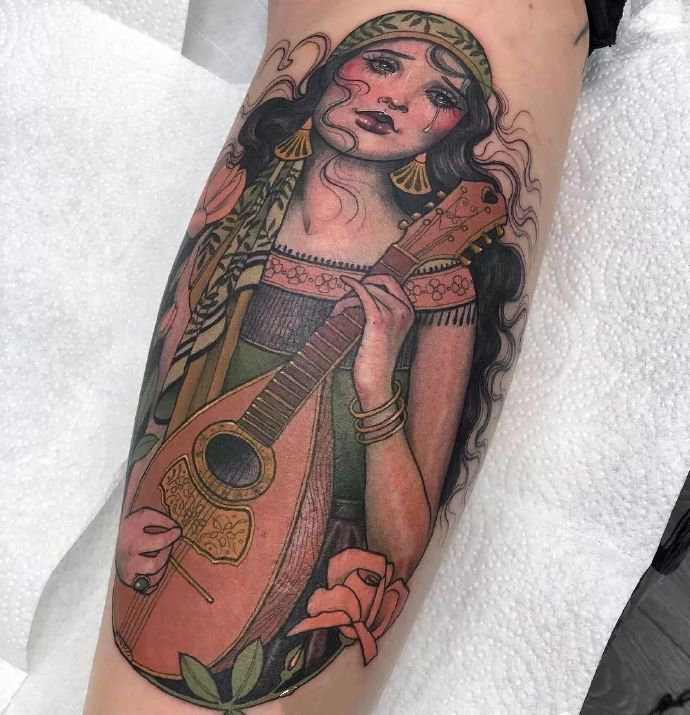 一组彩色欧美风的女性纹身图片
