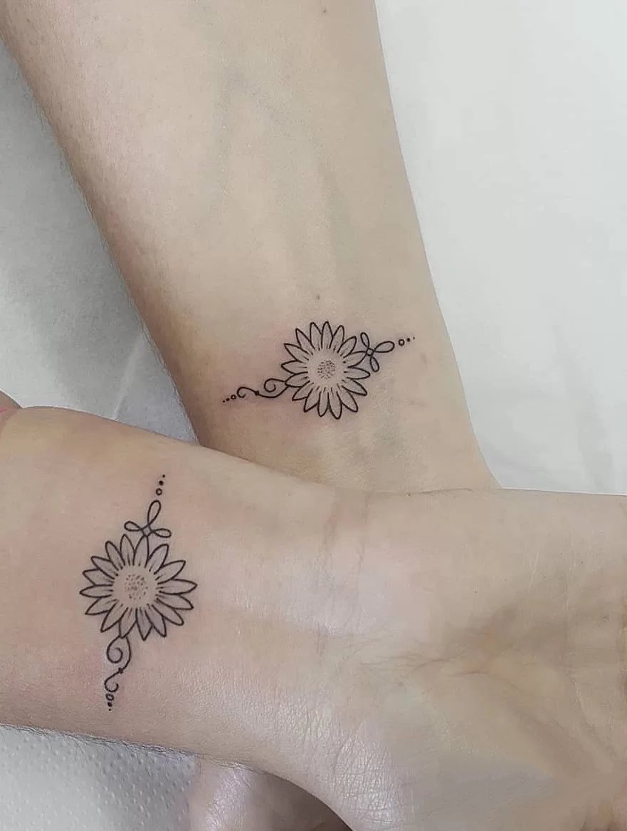 简单低调的一组情侣纹身图片