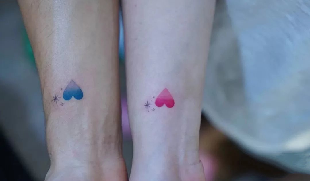 简单低调的一组情侣纹身图片