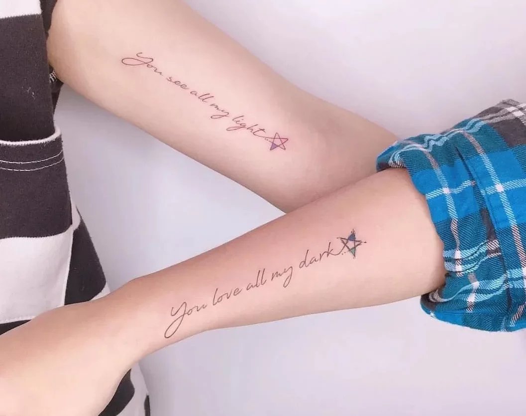 简单低调的一组情侣纹身图片