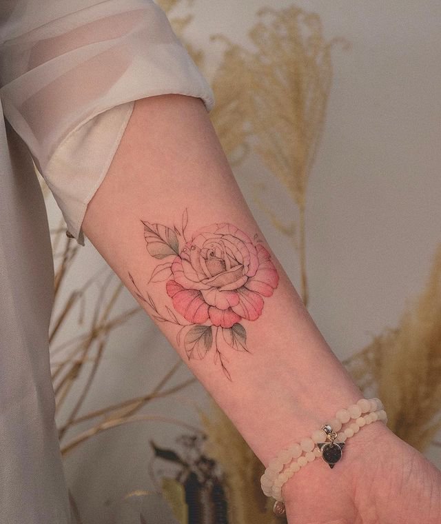 适合女生的彩色花卉纹身图片9张