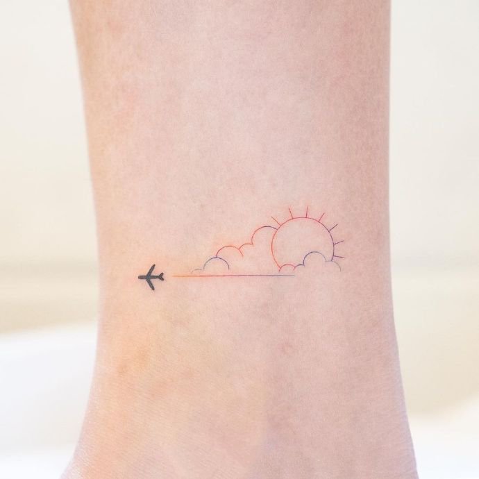 9张简单不过时的小清新线条纹身图片