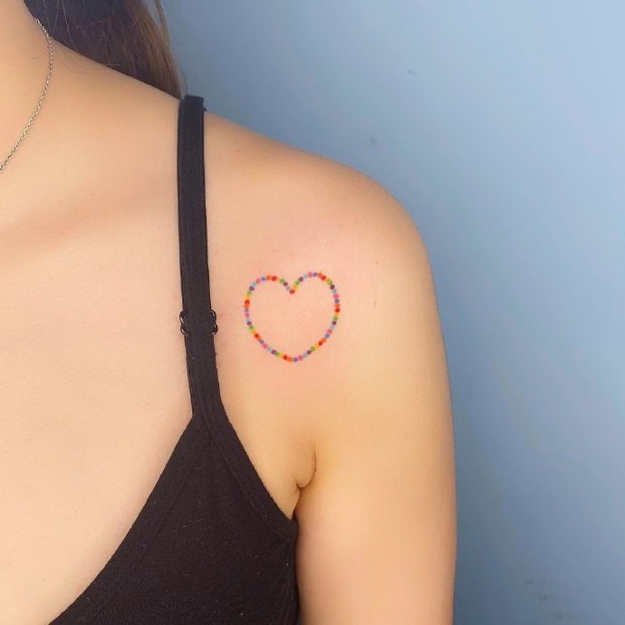 非常可爱的彩色小清新纹身图片9张