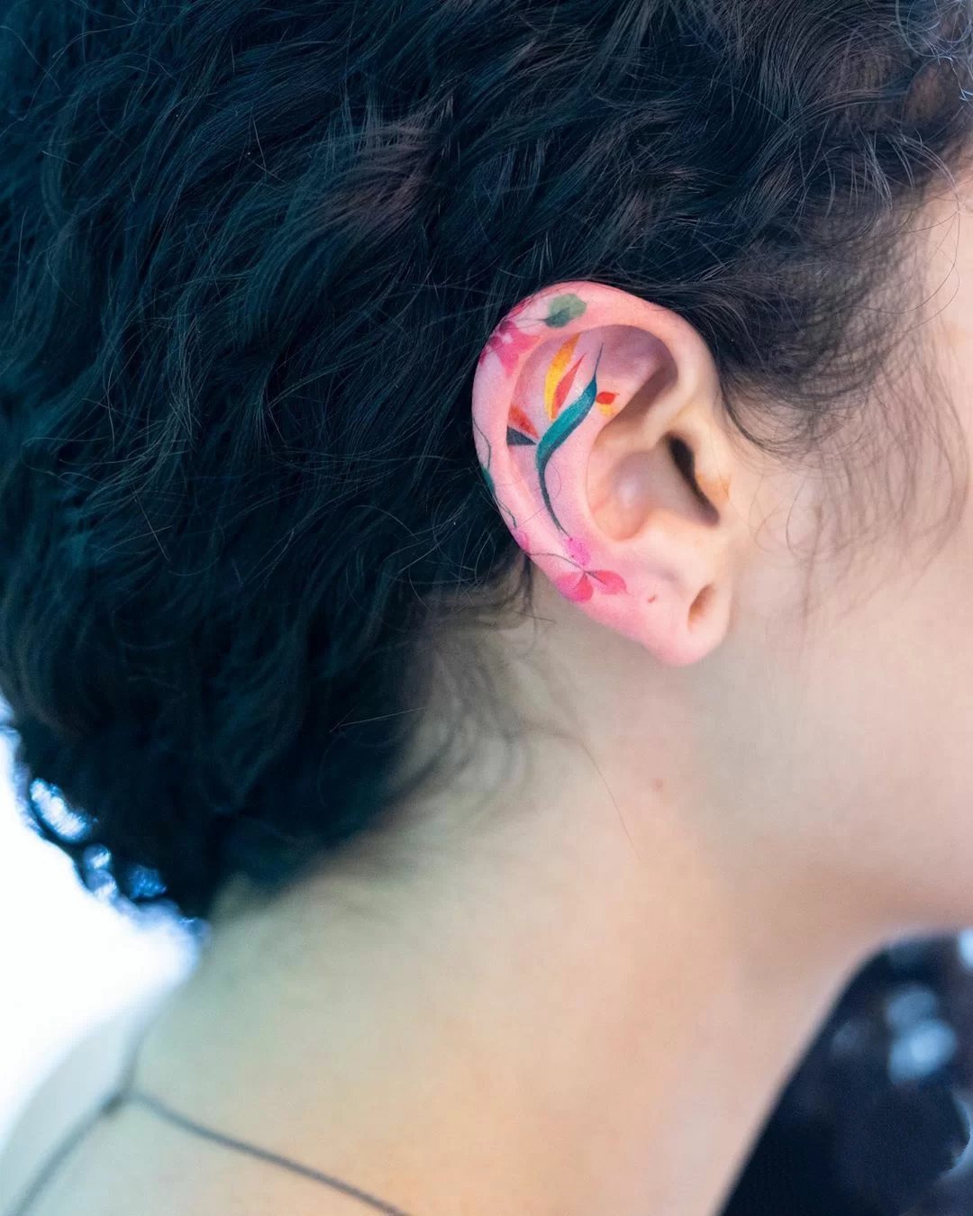 耳朵上的9张小清新纹身图片