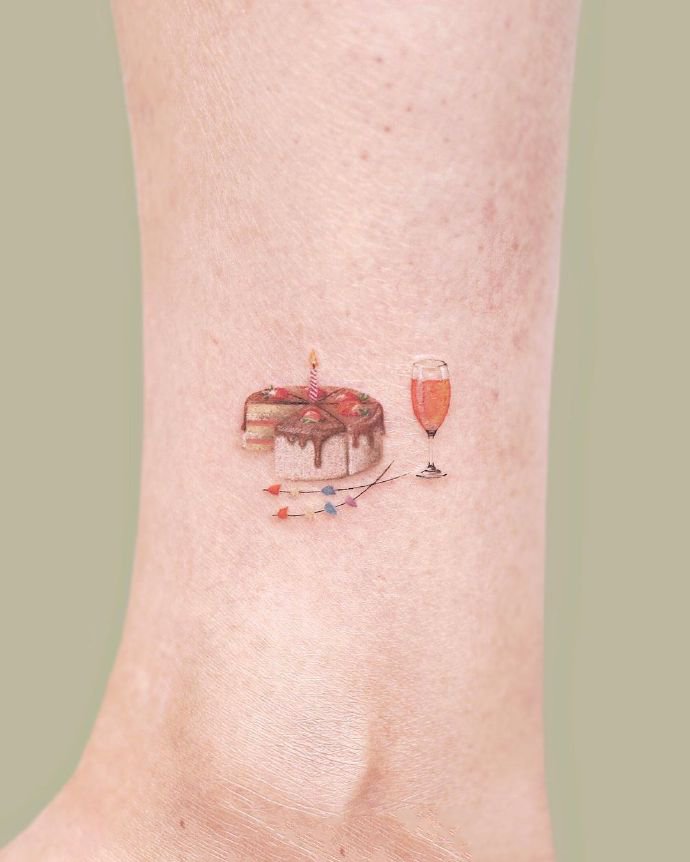 9张唯美清新的脚踝纹身图片