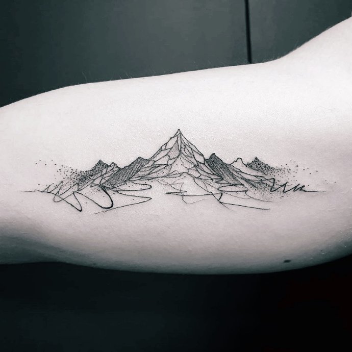 一组创意感十足的山峰纹身图片