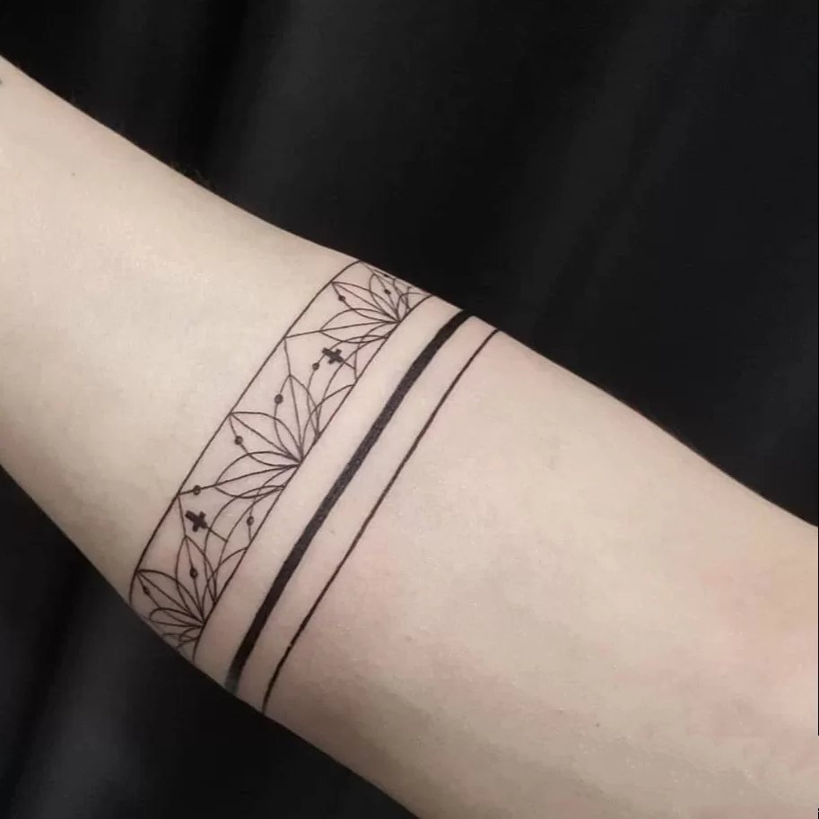 9张黑灰色的臂环纹身图片