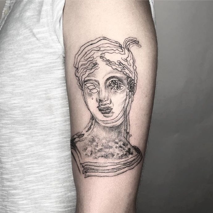 一组极具个性的重影纹身图片