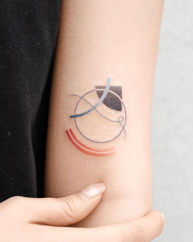 淡雅小清新的彩色几何纹身图片9张