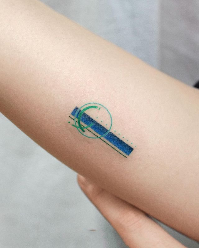 淡雅小清新的彩色几何纹身图片9张