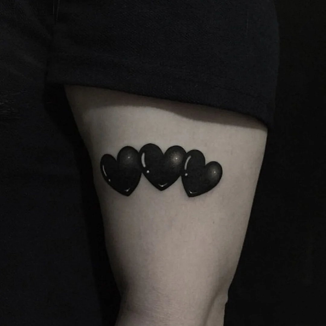 9张酷酷的心形暗黑纹身图片