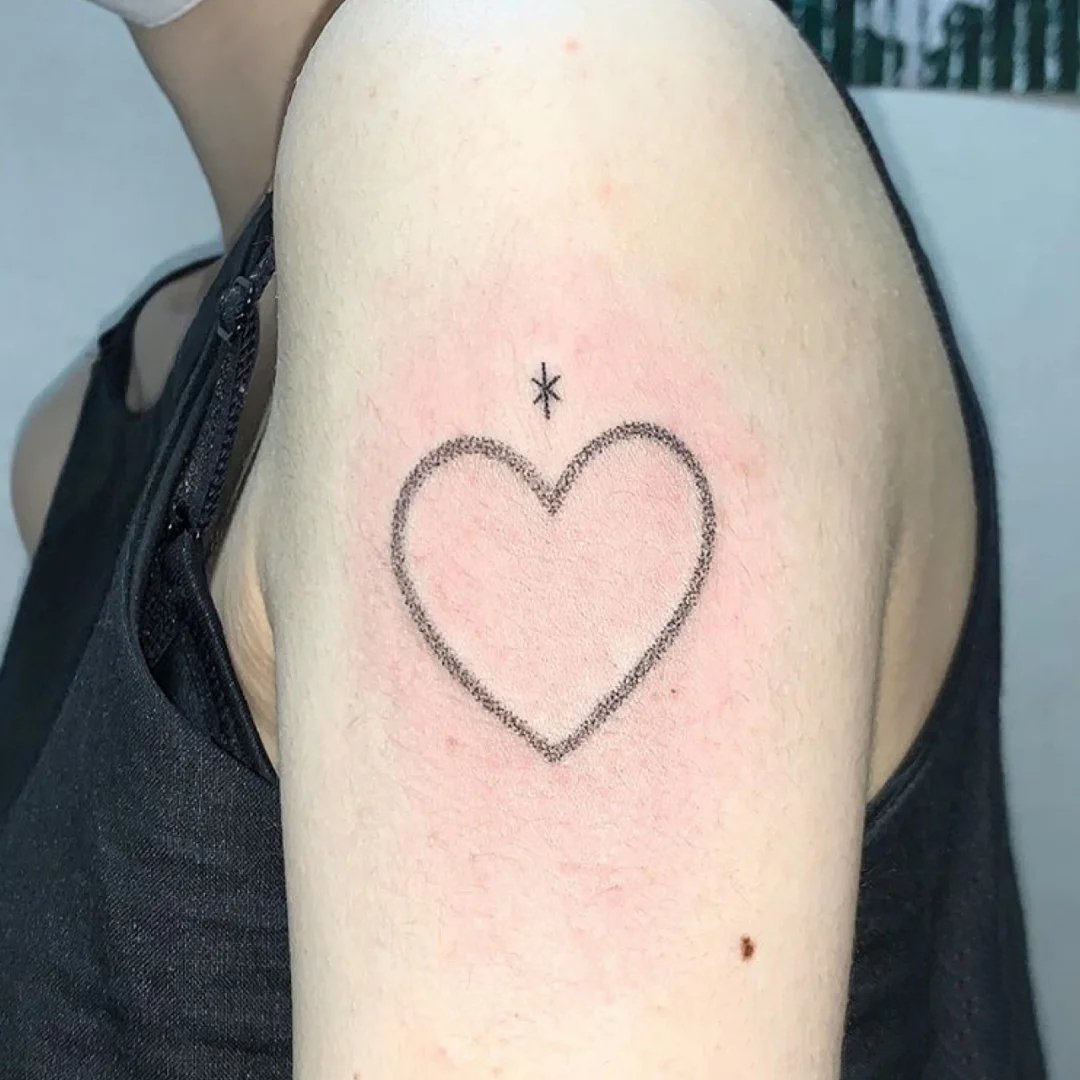 一组简洁好看的爱心纹身图片