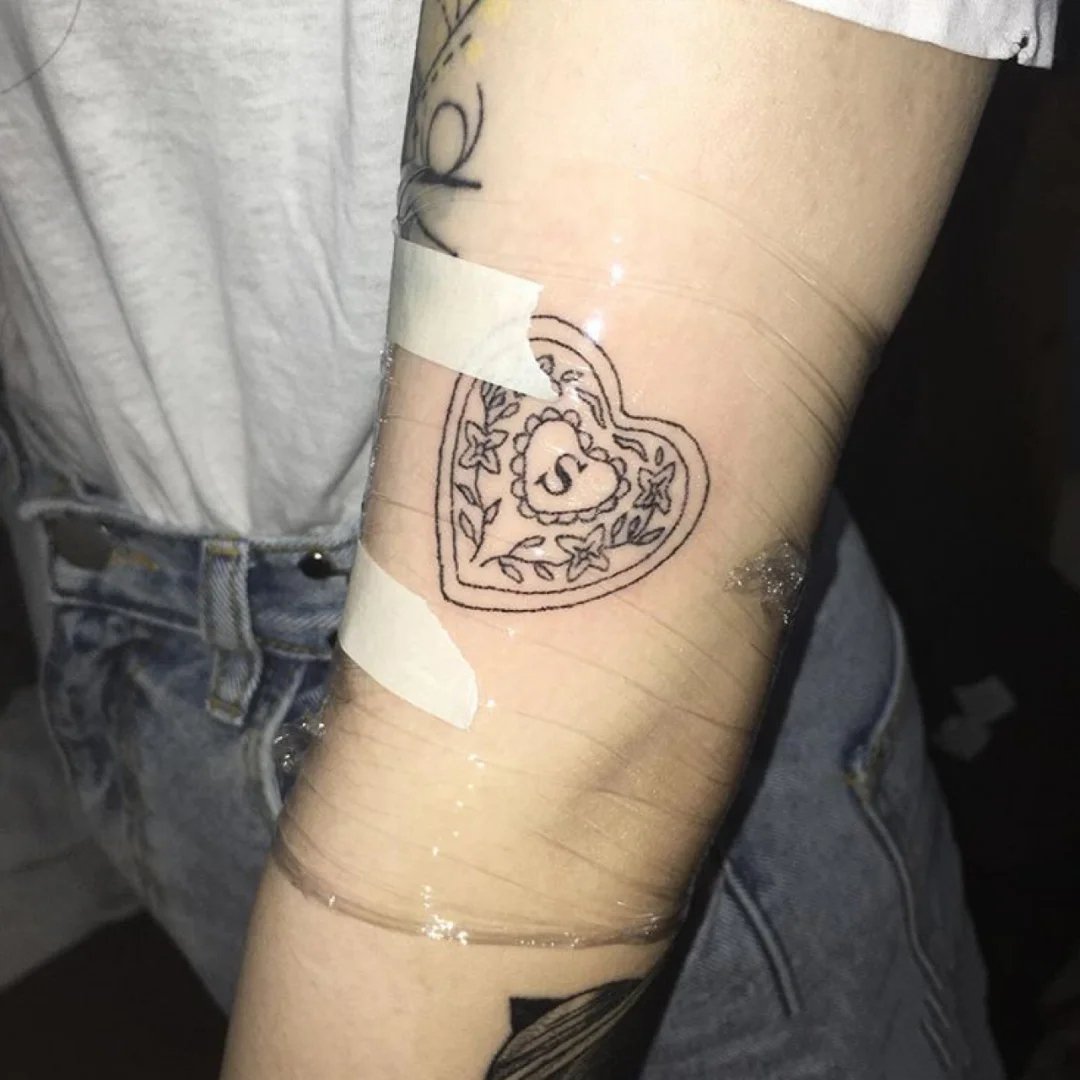 一组简洁好看的爱心纹身图片