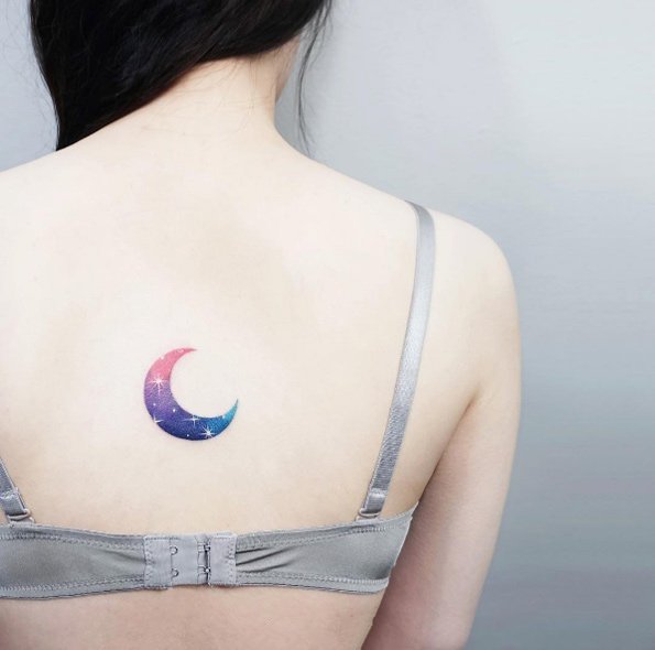 女生最爱的9张后背纹身图片