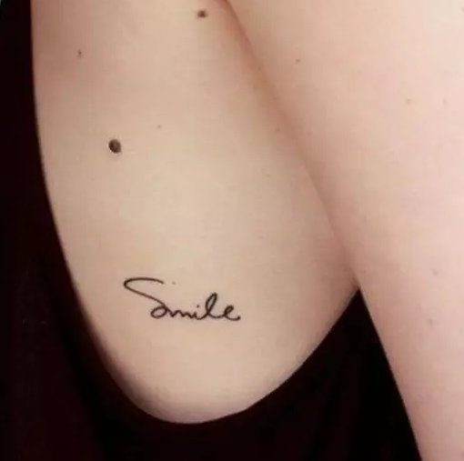 非常适合女生的9张低调精致小纹身图片