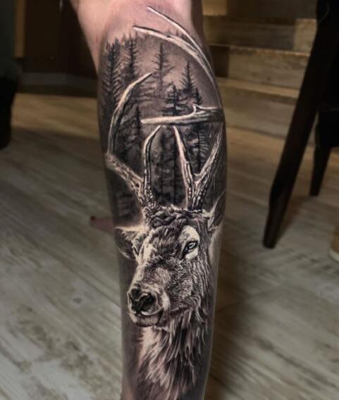 细腻浪漫的9张黑灰写实纹身图片