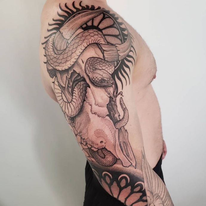 淡雅好看的newschool花臂纹身图片9张