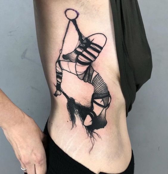 9张绑在绳子上的女郎纹身图片