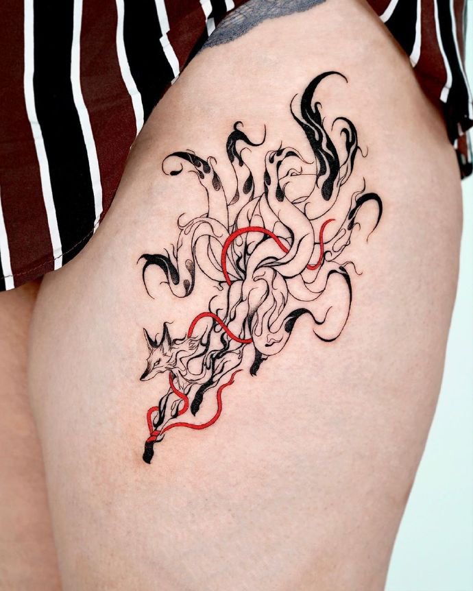 利落的线条勾勒出的9张好看纹身图片