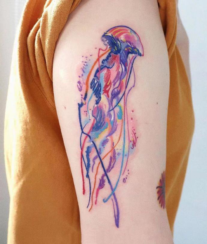 9张色彩丰富的卡通彩色纹身图片