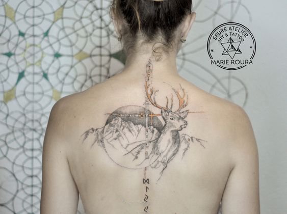 高级设计感的9张线条纹身图片