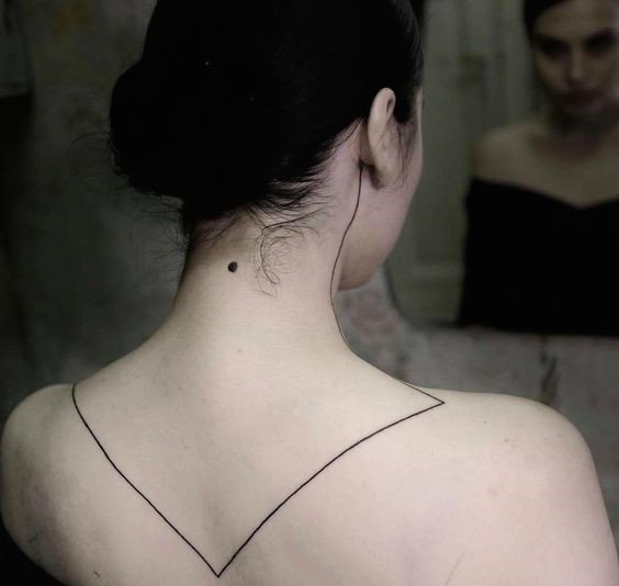 简洁利落的一条线纹身图片9张