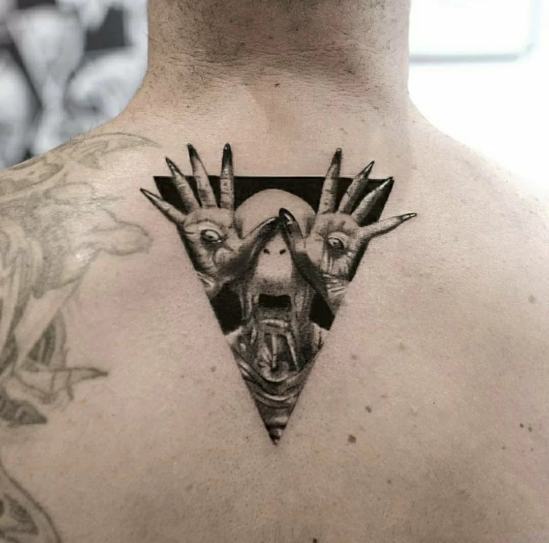 9张带有童年回忆的写实纹身图片