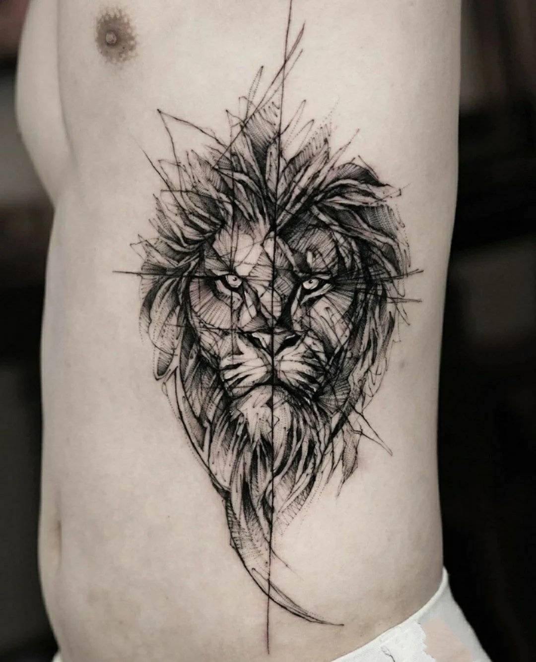 一组承载着记忆与信仰的速写纹身图片