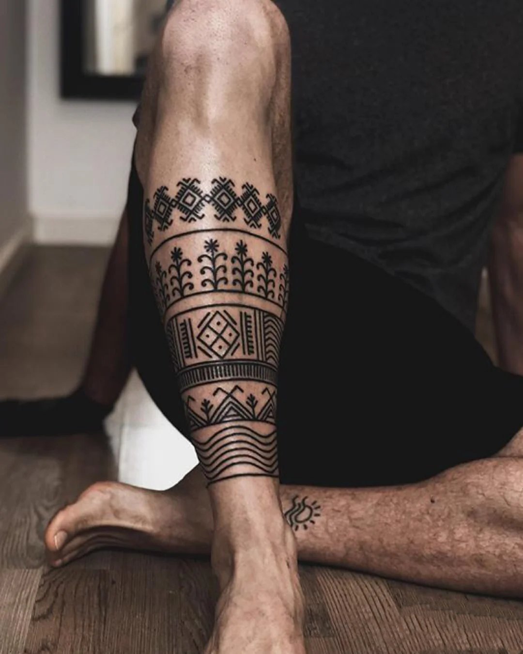 带有民族风韵味的9张图腾纹身图片