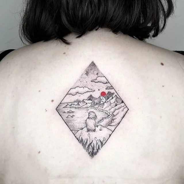 简单中带点复杂的小图案纹身图片9张