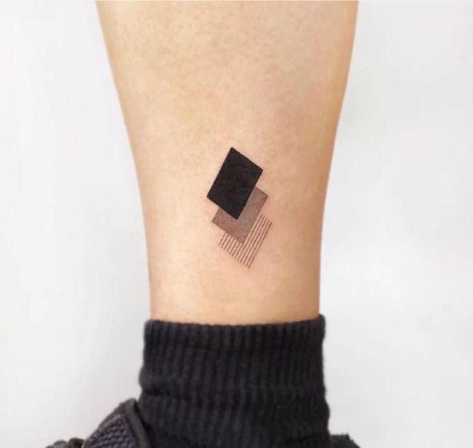 干净漂亮的简约抽象几何纹身图片9张