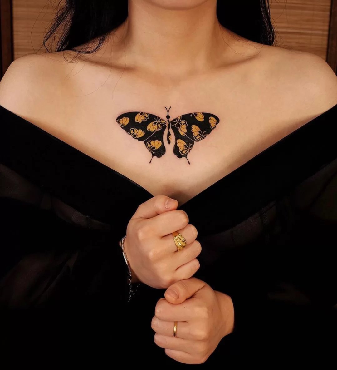 适合做遮盖的9张花蝴蝶主题纹身图片