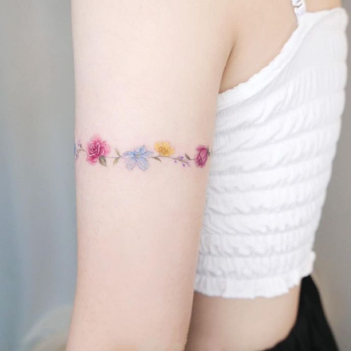 漂亮小姐姐必入的一组小清新花卉纹身图片