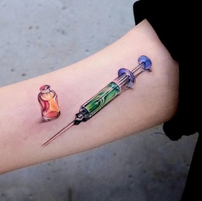 一组精致的彩色小图案纹身图片