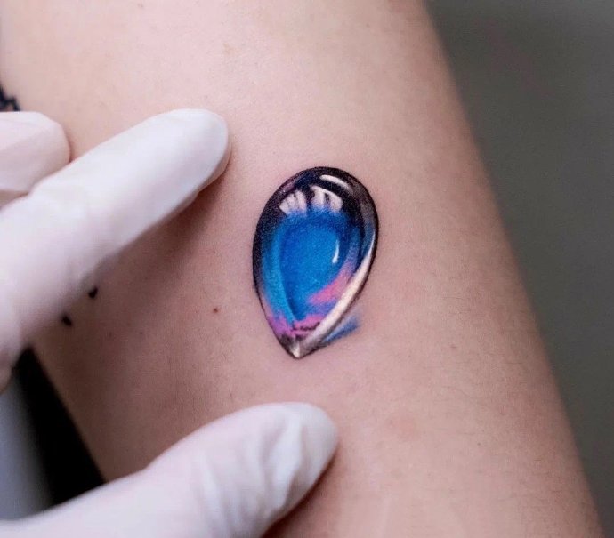 一组精致的彩色小图案纹身图片