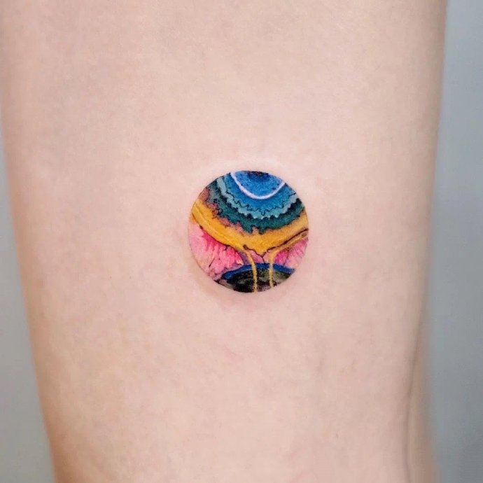 一组精致的彩色小图案纹身图片