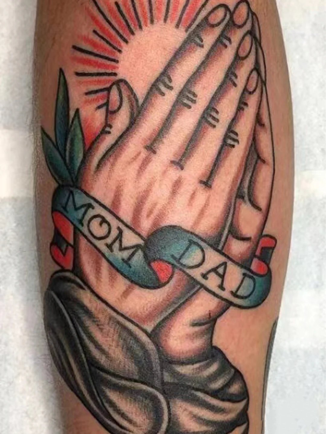 school风的9张祈祷之手纹身图片