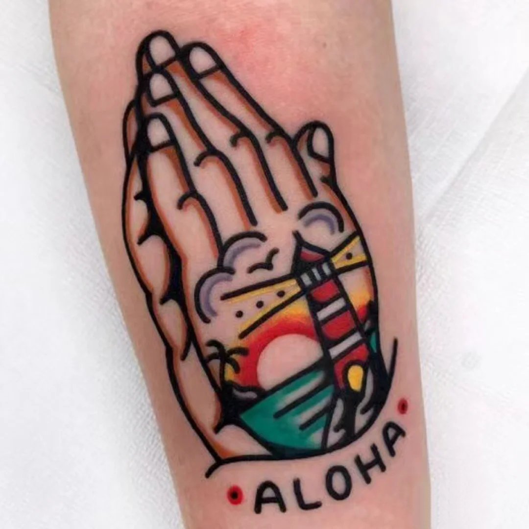 school风的9张祈祷之手纹身图片