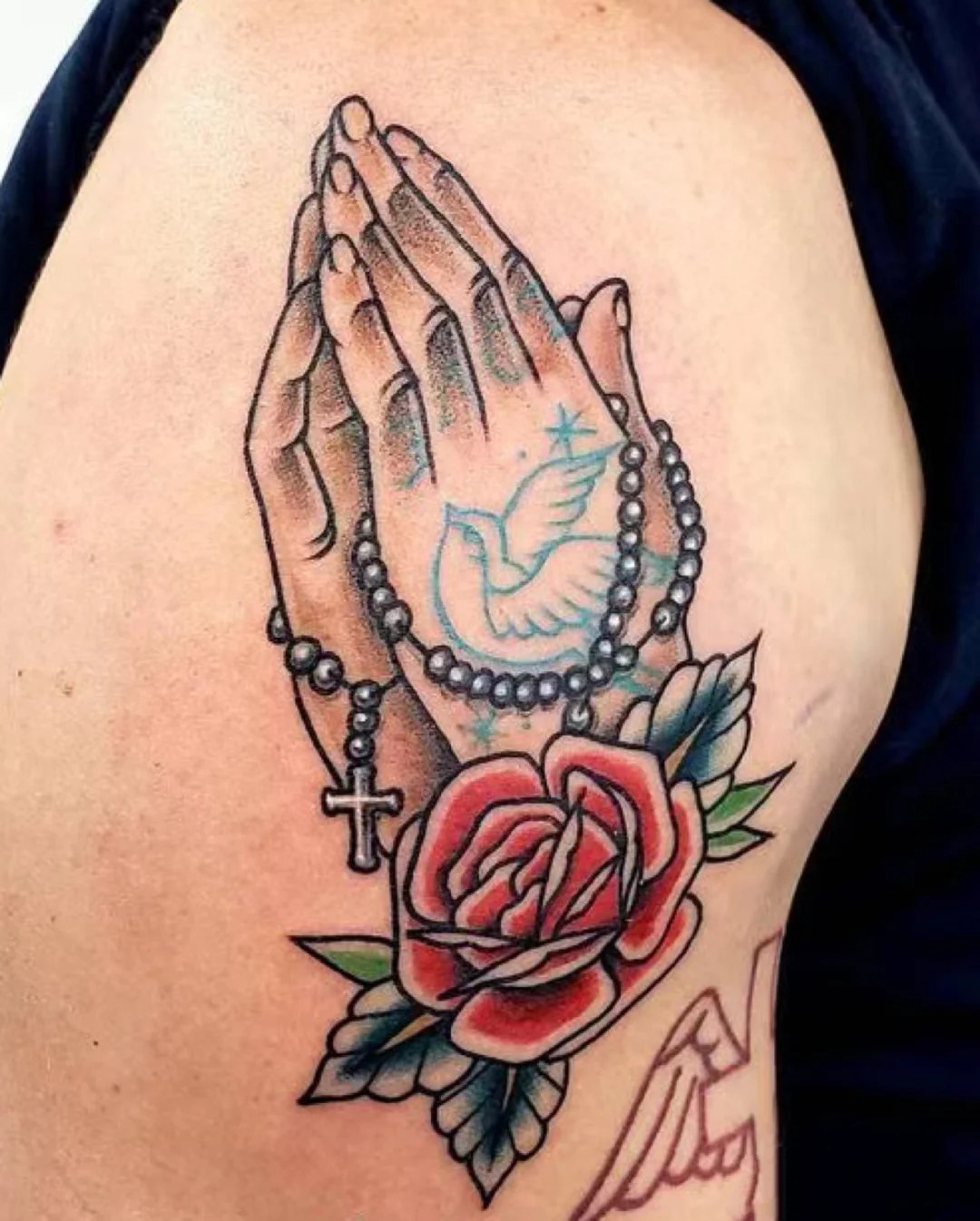 school风的9张祈祷之手纹身图片