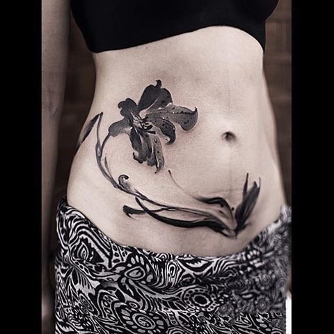 一组好看的黑灰水墨纹身图片