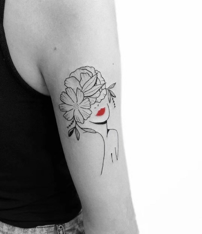 以红色作点缀的简约线条纹身图片9张