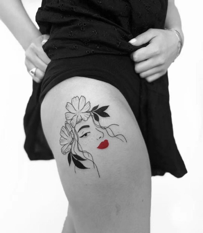 以红色作点缀的简约线条纹身图片9张