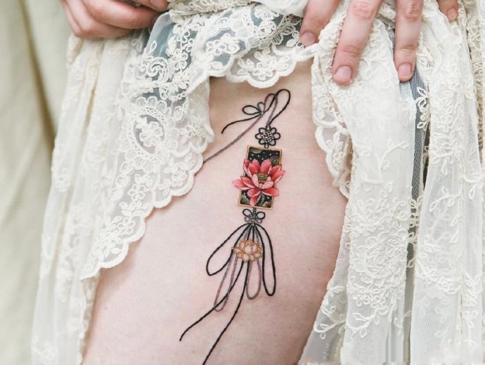 一组红色系的漂亮中国结纹身图片