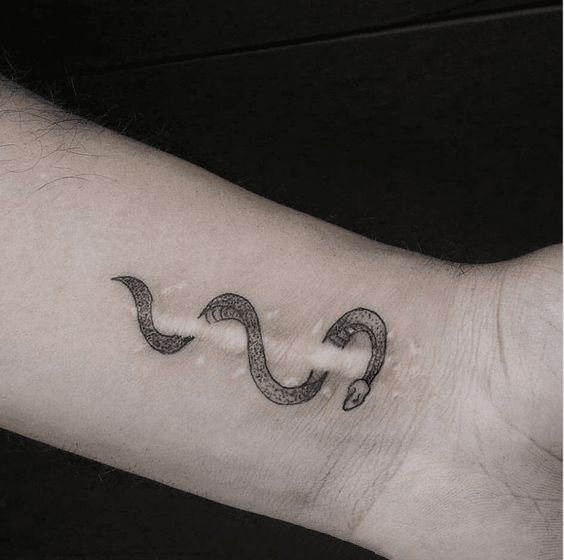 被玩坏的伤疤纹身图片9张