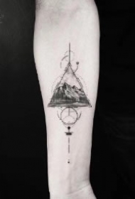 几何主题的一组创意纹身刺青图片