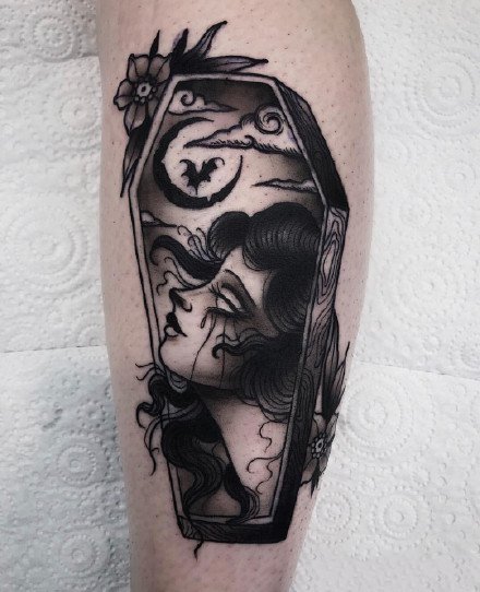腿部个性的9款暗黑女郎纹身图片