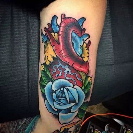 心脏纹身 29款精美的心脏纹作品图案