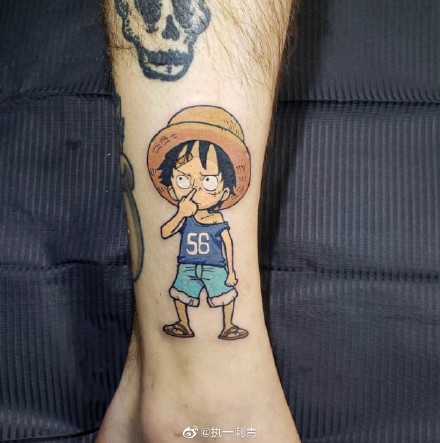 13张小腿等部位的海贼王路飞索隆艾斯纹身图案