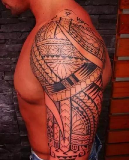 帅气的9款漂亮图腾纹身作品图片